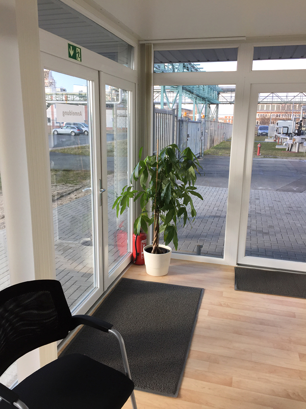 Buerocontainer Innenansicht Büropavillon