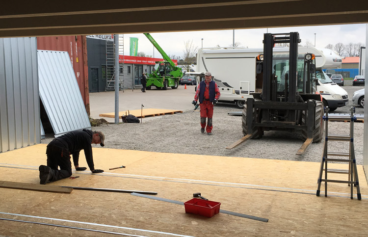 Hallenbau Containerkombination mit Boden
