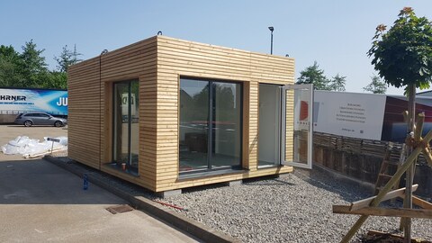 Bürocontainer in Holzoptik