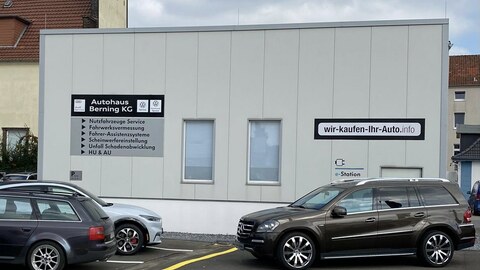Autohausbau für KfZ Betriebe Werkstatthallenbau als Systemhallenbau
