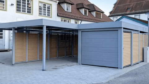 Carport mit Sektionaltor