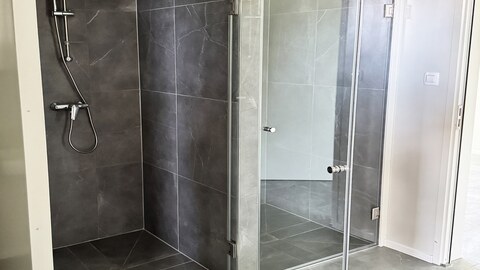 Bürocontainer mit Sanitäranlagen günstig bauen mit Hacobau GmbH