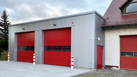 Feuerwehrgerätehäuser und Feuerwachen günstig bauen mit Hacobau GmbH Fahrzeughallen für Feuerwehren und Rettungsdienste von Hacobau GmbH