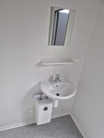 Sanitärcontainer von Hacobau GmbH innen