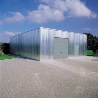 Lagerhallen günstig bauen dank Modulbauweise. Lagerhallenbau