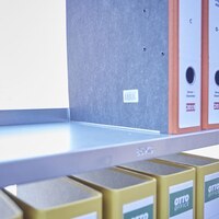 Büroregale verzinkt mit platzsparender Kantenhöhe