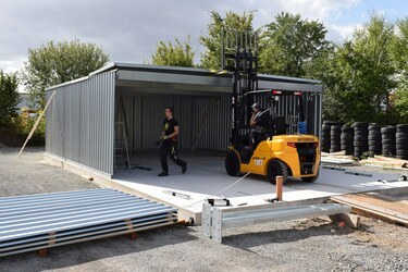 Fertighallen günstig bauen als Systemhalle für Gewerbebetriebe