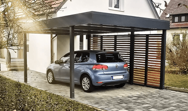 Einzelcarport mit Sichtzaun