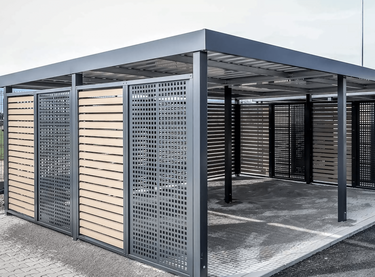 Stahlcarport aus verschiedenen Wandelementen 