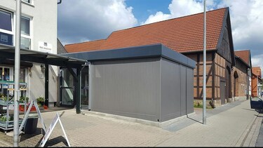 Bürocontainer - Bürocontainer / Verkaufscontainer als Kioskcontainer mit Blumenverkauf.