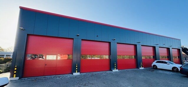 Fahrzeughallen für Feuerwehren mit Hacobau günstig bauen